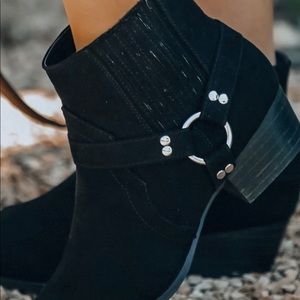 Black booties - Modern Rush